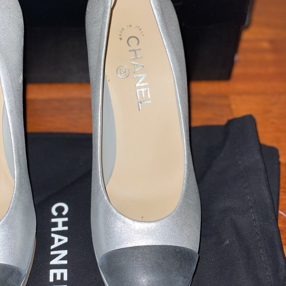 Chanel shoes - Picture 2 of 9